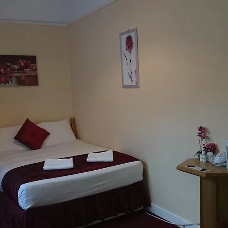Guest house Mulgrave 3*